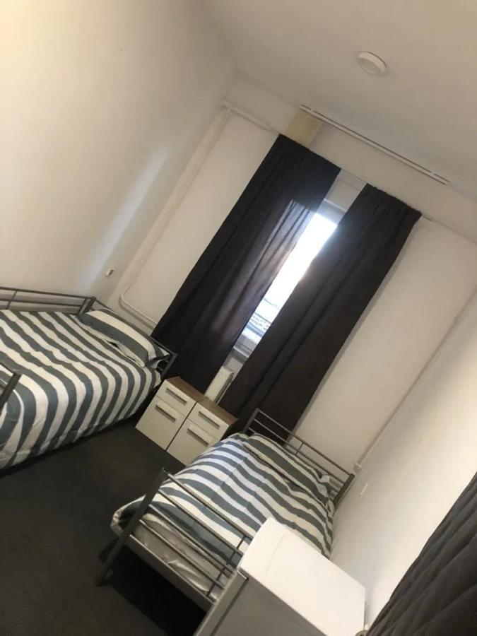 Hostel Leszno Ul.Uslugowa Eksteriør bilde